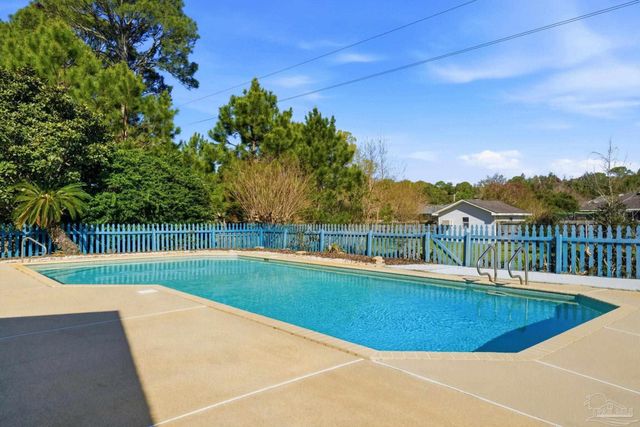 3878 Sailwind Dr, Gulf Breeze, FL 32563