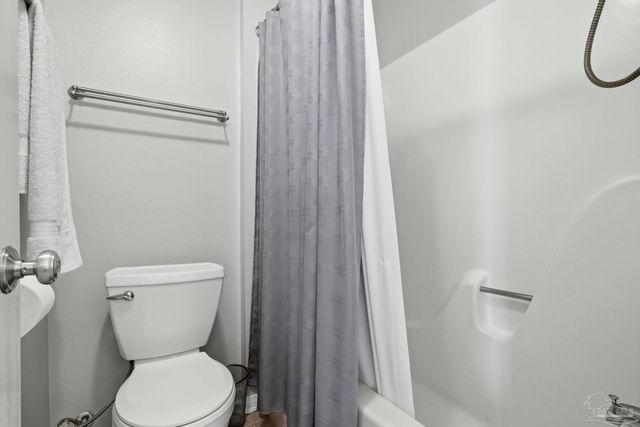 3878 Sailwind Dr, Gulf Breeze, FL 32563