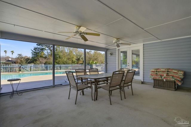 3878 Sailwind Dr, Gulf Breeze, FL 32563