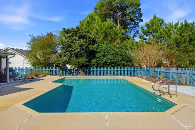 3878 Sailwind Dr, Gulf Breeze, FL 32563