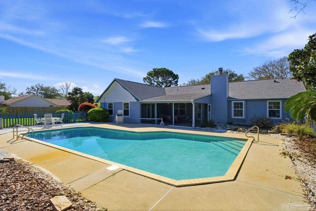 3878 Sailwind Dr, Gulf Breeze, FL 32563