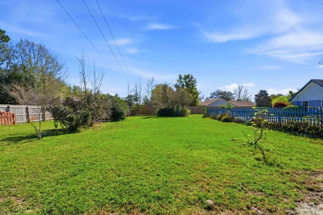 3878 Sailwind Dr, Gulf Breeze, FL 32563