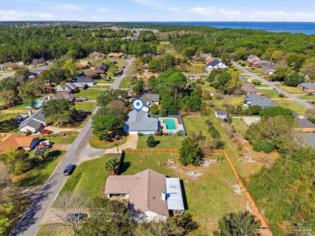 3878 Sailwind Dr, Gulf Breeze, FL 32563