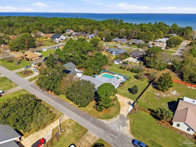 3878 Sailwind Dr, Gulf Breeze, FL 32563