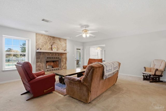 3878 Sailwind Dr, Gulf Breeze, FL 32563