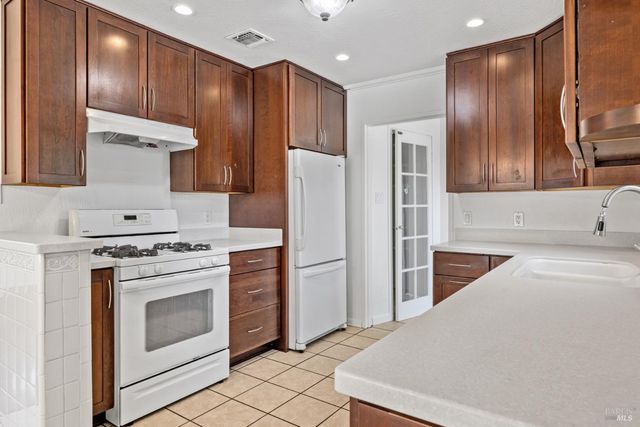 3767 Texas Dr, Santa Rosa, CA 95405