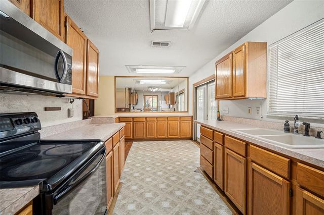 1229 W GRANFIELD AVENUE, Plant City, FL 33563