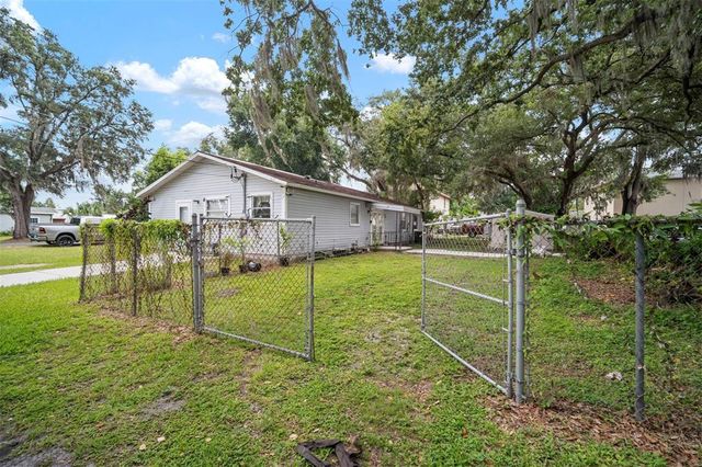 1229 W GRANFIELD AVENUE, Plant City, FL 33563