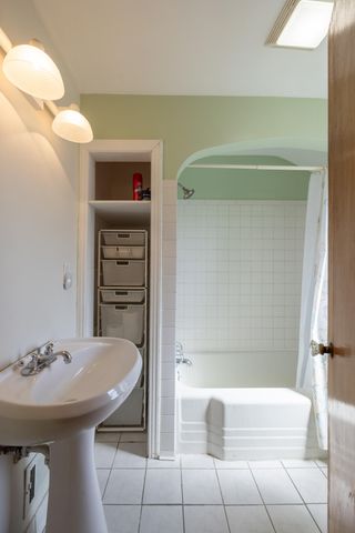 1221 W 142nd Street, East Chicago, IN 46312