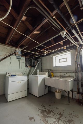 1221 W 142nd Street, East Chicago, IN 46312