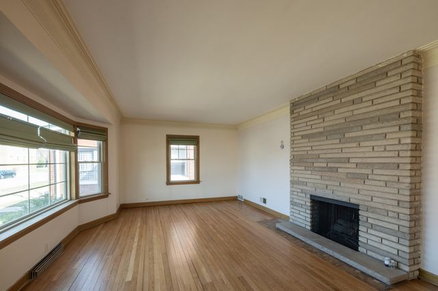 1221 W 142nd Street, East Chicago, IN 46312