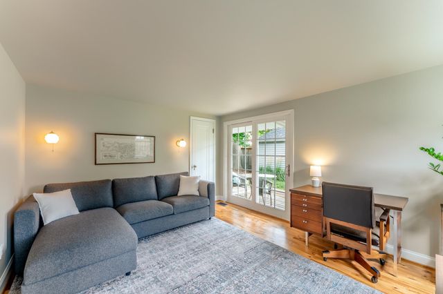 1513 California Avenue W, Falcon Heights, MN 55108