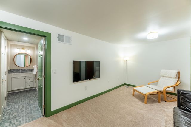 1513 California Avenue W, Falcon Heights, MN 55108