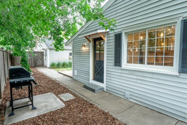 1513 California Avenue W, Falcon Heights, MN 55108