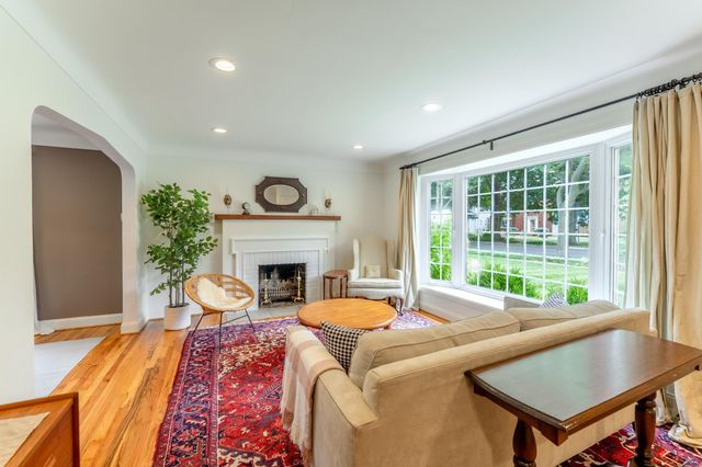 1513 California Avenue W, Falcon Heights, MN 55108