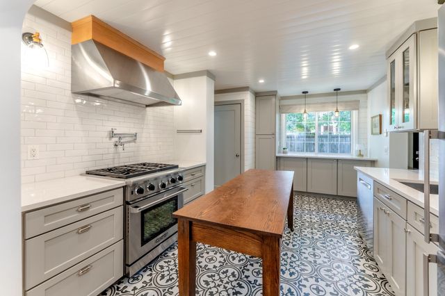 1513 California Avenue W, Falcon Heights, MN 55108