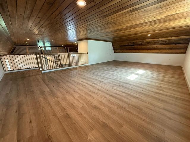 145 Greenbriar Court, Bridgeport, TX 76426