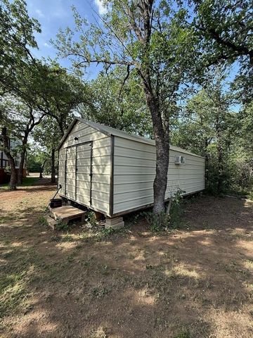 145 Greenbriar Court, Bridgeport, TX 76426