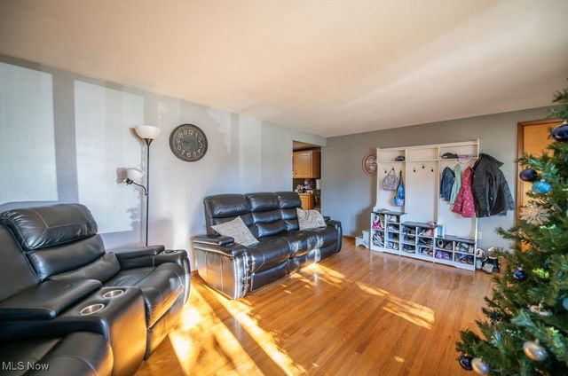 827 E 4th Street, Dover, OH 44622