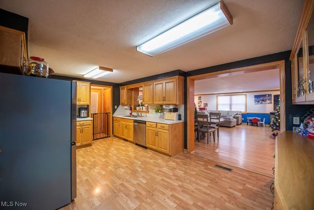 827 E 4th Street, Dover, OH 44622