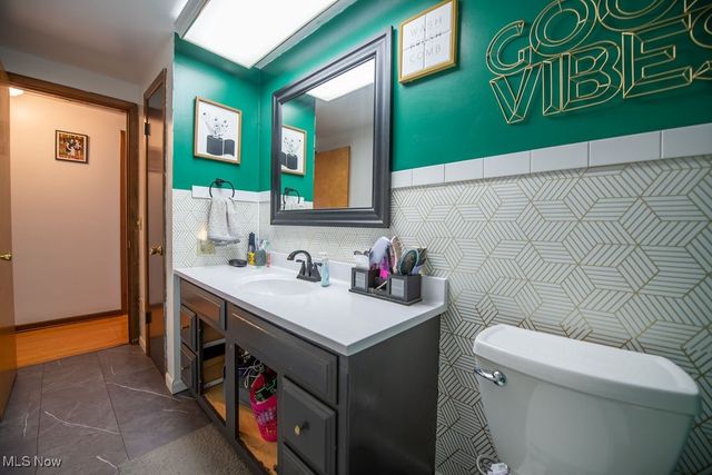 827 E 4th Street, Dover, OH 44622