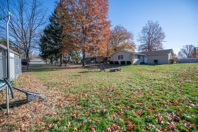 827 E 4th Street, Dover, OH 44622