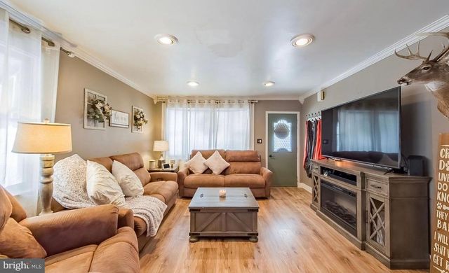 528 LYTLE ST, Minersville, PA 17954