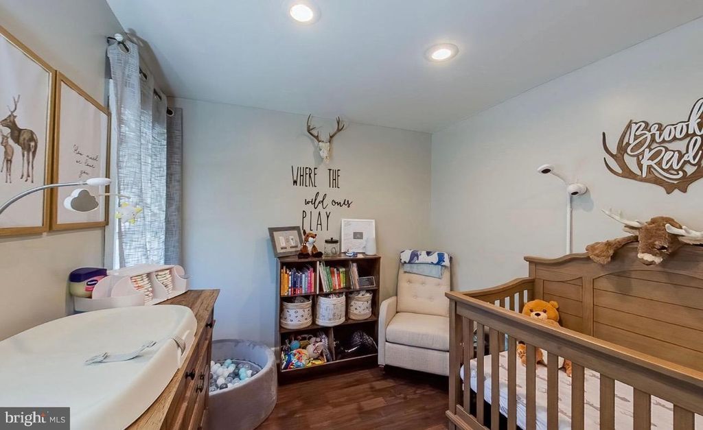 Image 13 of property listing at 528 LYTLE ST, Minersville, PA 17954