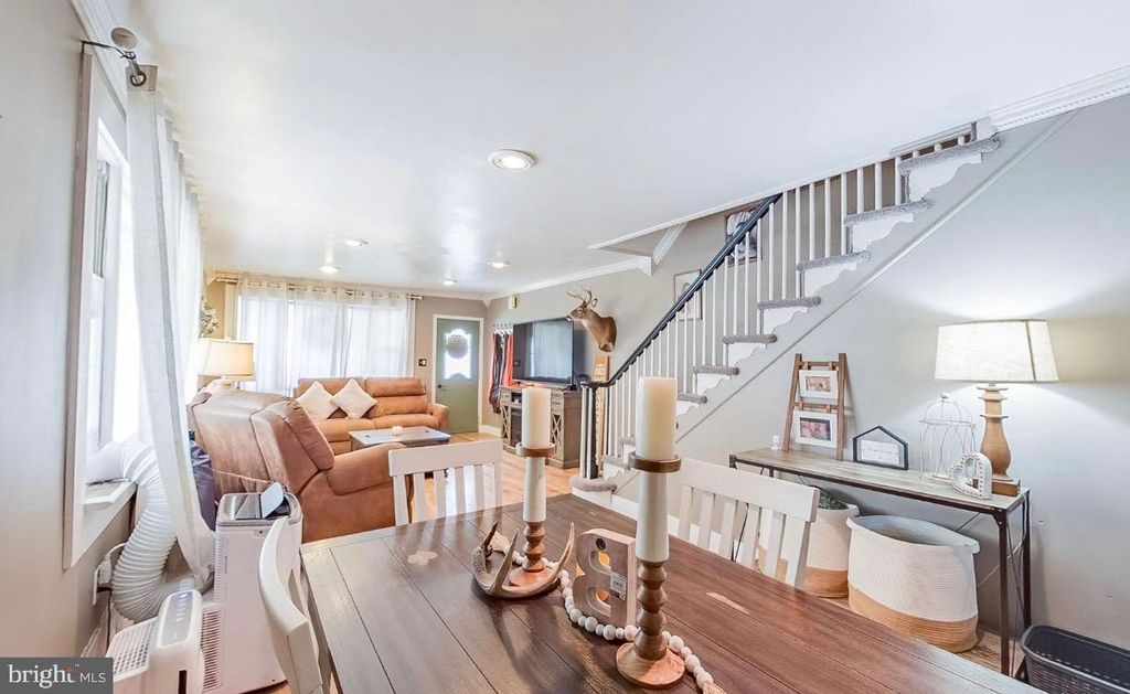 Image 8 of property listing at 528 LYTLE ST, Minersville, PA 17954