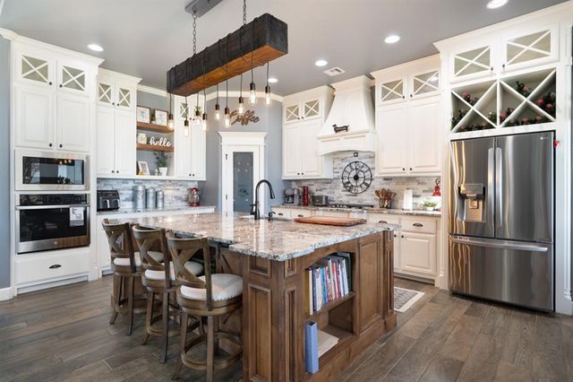 2111 NW 37th Street, Newcastle, OK 73065