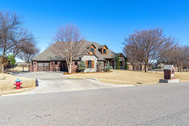 2111 NW 37th Street, Newcastle, OK 73065