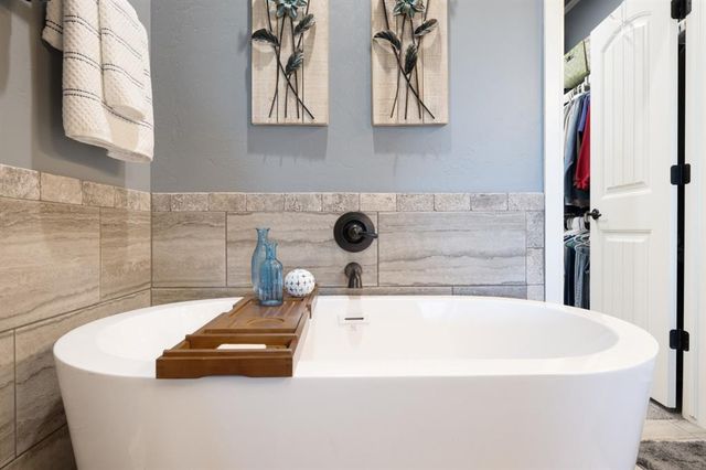 2111 NW 37th Street, Newcastle, OK 73065