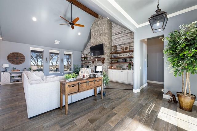 2111 NW 37th Street, Newcastle, OK 73065