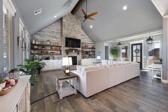 2111 NW 37th Street, Newcastle, OK 73065