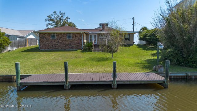 5809 David Davis Place, Ocean Springs, MS 39564