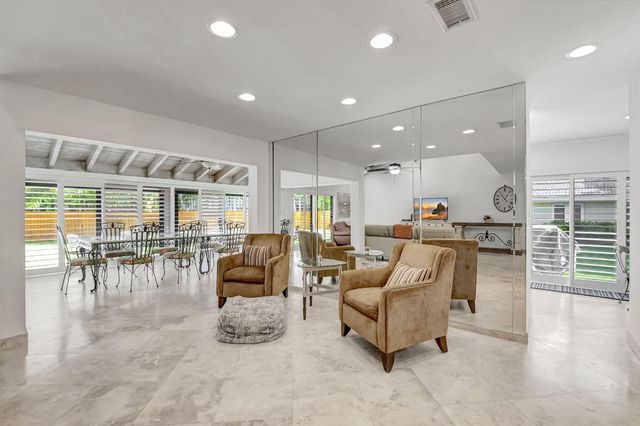 804 Foxpointe Circle, Delray Beach, FL 33445