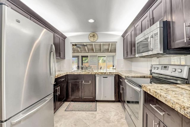 804 Foxpointe Circle, Delray Beach, FL 33445