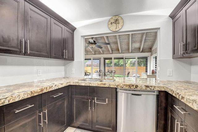 804 Foxpointe Circle, Delray Beach, FL 33445