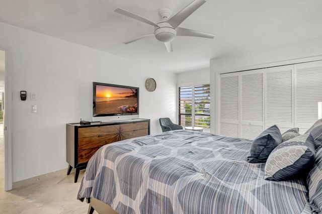 804 Foxpointe Circle, Delray Beach, FL 33445