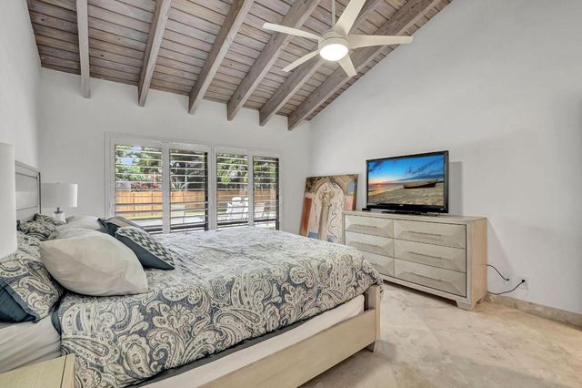 804 Foxpointe Circle, Delray Beach, FL 33445