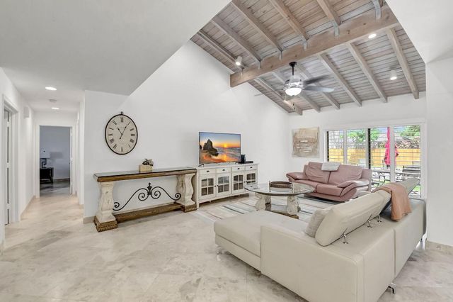 804 Foxpointe Circle, Delray Beach, FL 33445