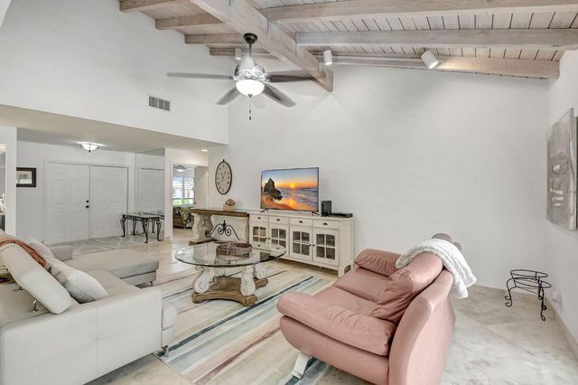 804 Foxpointe Circle, Delray Beach, FL 33445