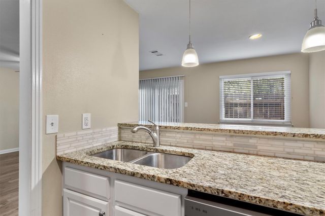 6810 Deatonhill DR 108, Austin, TX 78745