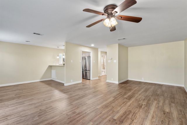 6810 Deatonhill DR 108, Austin, TX 78745