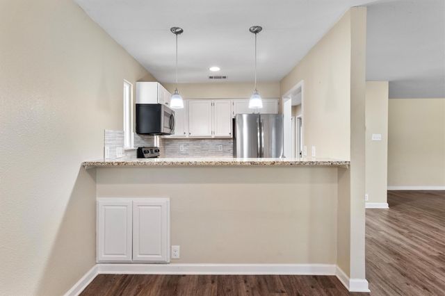 6810 Deatonhill DR 108, Austin, TX 78745