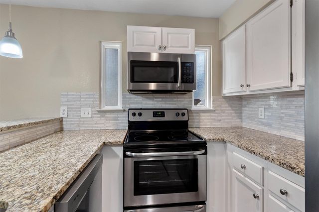 6810 Deatonhill DR 108, Austin, TX 78745