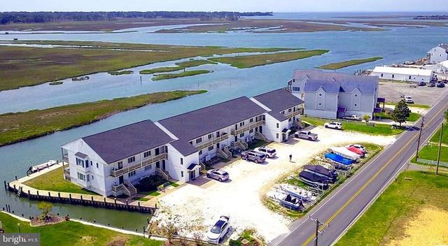 7622 Eastside Rd Apt 202, Chincoteague, VA 23336