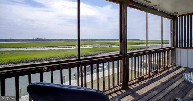 7622 Eastside Rd Apt 202, Chincoteague, VA 23336