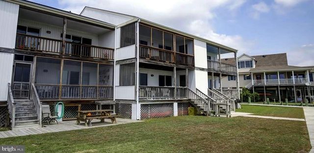 7622 Eastside Rd Apt 202, Chincoteague, VA 23336