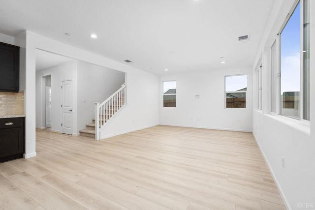 2467 NW Cedar Grove Court, Hanford, CA 93230